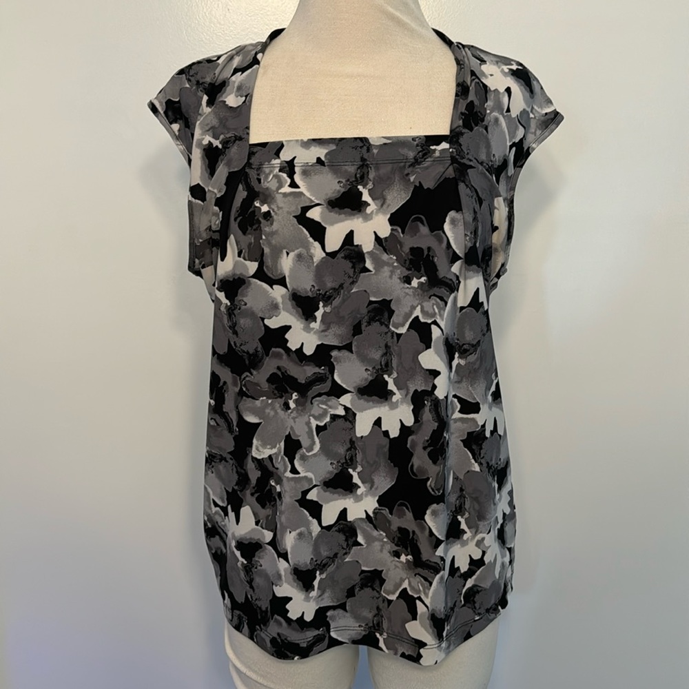 Play floral dressy blouse Kasper size small